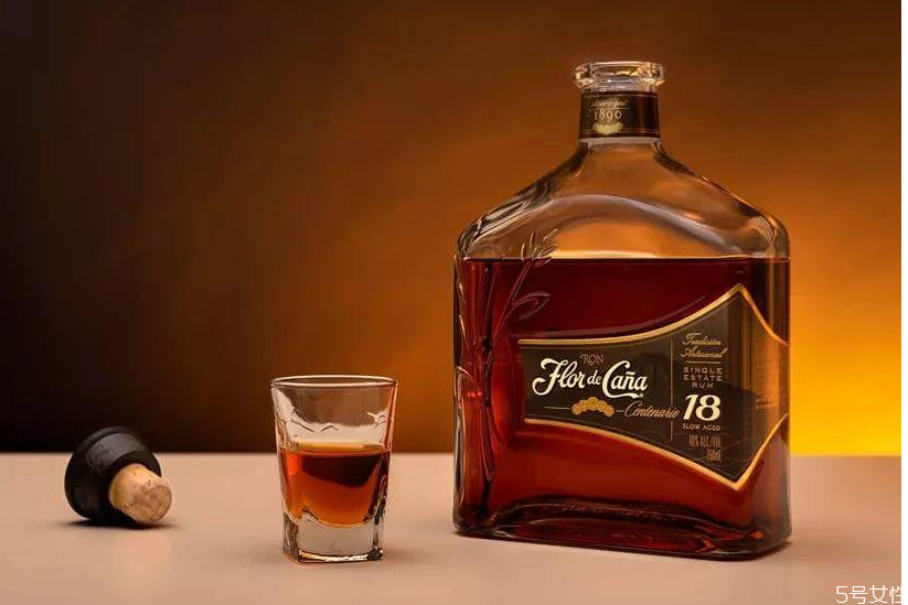 朗姆酒是什么酒 朗姆酒怎么喝 朗姆酒是什么酒 朗姆酒怎么喝