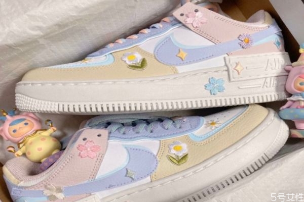 空軍一號(hào)開膠是通病嗎 空軍一號(hào)到底值不值得買