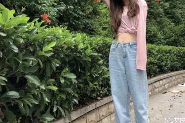 t恤太長(zhǎng)怎么打結(jié)好看 新買的t恤大了怎么改小