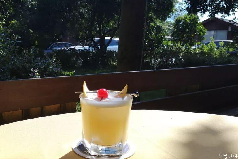 威士忌酸加蛋清配方 威士忌酸怎么搖泡沫 威士忌酸加蛋清配方 威士忌酸怎么搖泡沫