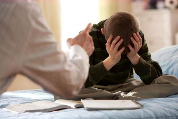 原生家庭控制欲太強(qiáng)的表現(xiàn) 原生家庭控制欲太強(qiáng)對孩子的影響