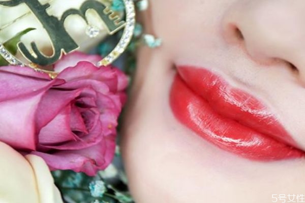 唇部不上色怎么辦 做了半永久唇部該注意什么 唇部不上色怎么辦 做了半永久唇部該注意什么