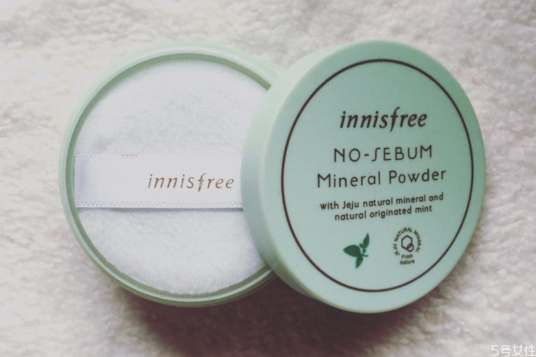 悅詩風(fēng)吟散粉怎么取粉 悅詩風(fēng)吟定妝粉好用嗎 悅詩風(fēng)吟散粉怎么取粉 悅詩風(fēng)吟定妝粉好用嗎