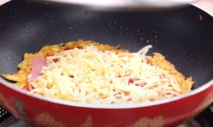 馬鈴薯蛋餅披薩怎么做 酥脆牽絲10分鐘上桌 馬鈴薯蛋餅披薩怎么做 酥脆牽絲10分鐘上桌