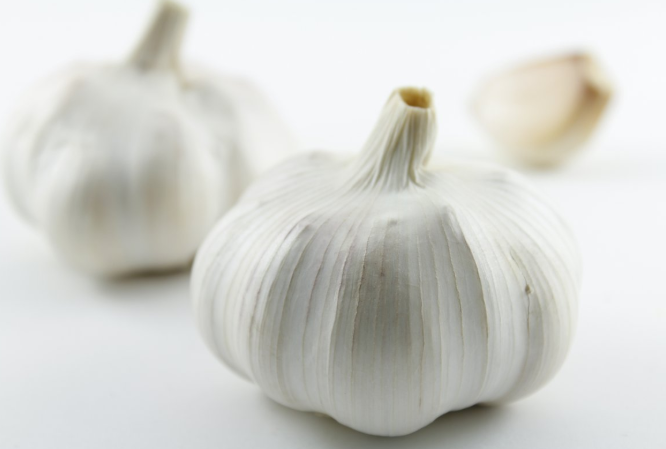 大蒜與醋的功效 大蒜與醋一起吃的副作用 大蒜與醋的功效 大蒜與醋一起吃的副作用