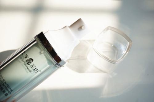 隔離霜怎么選擇適合自己的顏色 隔離霜怎么擦均勻 隔離霜怎么選擇適合自己的顏色 隔離霜怎么擦均勻