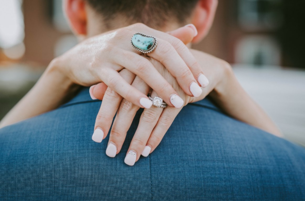 延長(zhǎng)甲怎么卸掉 延長(zhǎng)甲卸掉還能繼續(xù)做嗎 延長(zhǎng)甲怎么卸掉 延長(zhǎng)甲卸掉還能繼續(xù)做嗎