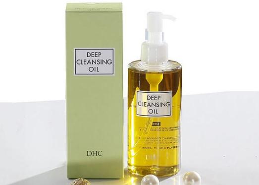 卸妝水要用卸妝棉嗎 卸妝水要用洗面奶洗掉嗎 卸妝水要用卸妝棉嗎 卸妝水要用洗面奶洗掉嗎