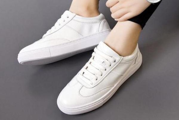 小白鞋有皺紋怎么辦 小白鞋有劃痕怎樣去除 小白鞋有皺紋怎么辦 小白鞋有劃痕怎樣去除