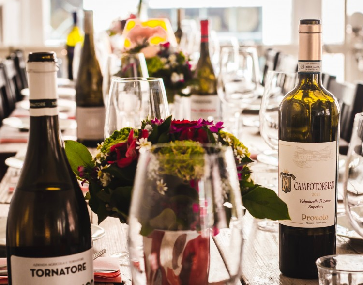 洋蔥泡紅酒的功效與作用 洋蔥泡紅酒的副作用 洋蔥泡紅酒的功效與作用 洋蔥泡紅酒的副作用