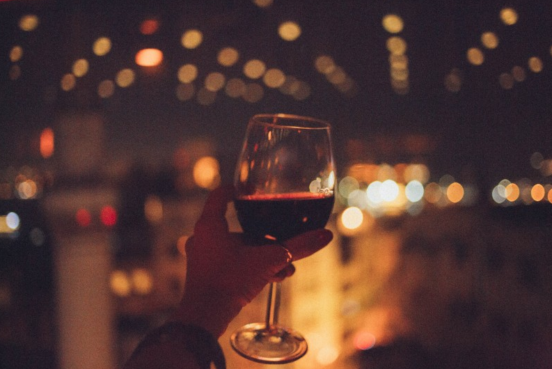 紅酒怎么開瓶塞最簡單沒有開瓶器 紅酒怎么開瓶塞最簡單沒有開瓶器