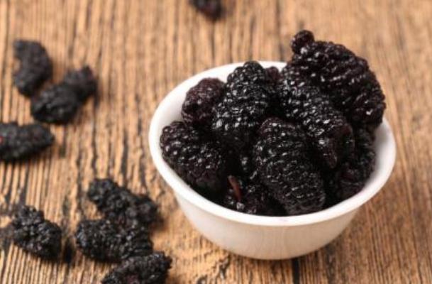 桑葚要泡鹽水嗎 要泡多長時間 桑葚要泡鹽水嗎 要泡多長時間