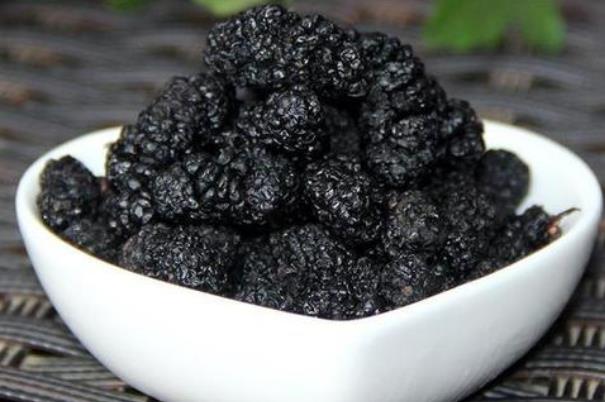 桑葚干有沒(méi)有保質(zhì)期限 桑葚干過(guò)期了還能吃嗎