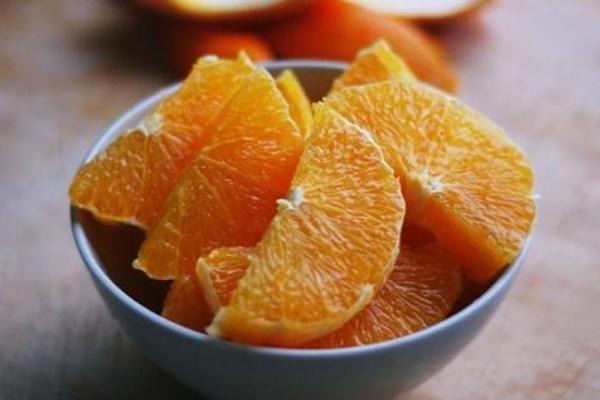橙子怎么剝 橙子怎么剝皮容易 橙子怎么剝 橙子怎么剝皮容易