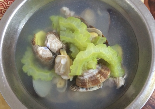 苦瓜湯怎么煮不會(huì)苦 苦瓜湯能放什么一起煲 苦瓜湯怎么煮不會(huì)苦 苦瓜湯能放什么一起煲