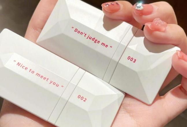 完美日記名片唇釉 完美日記名片唇釉多少克 完美日記名片唇釉 完美日記名片唇釉多少克