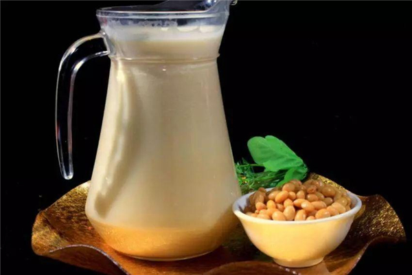 豆?jié){含糖量高嗎 豆?jié){血糖高的人能喝嗎 豆?jié){含糖量高嗎 豆?jié){血糖高的人能喝嗎