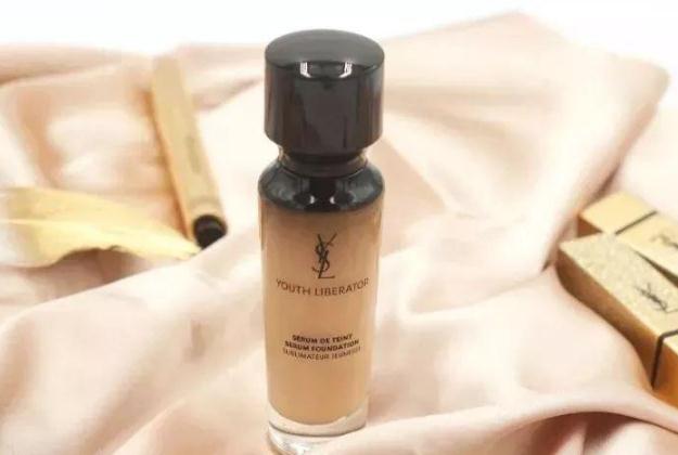 圣羅蘭粉底液怎么看真假 圣羅蘭粉底液怎么查詢是正品 圣羅蘭粉底液怎么看真假 圣羅蘭粉底液怎么查詢是正品