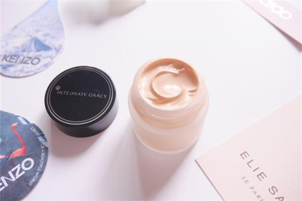 粉底使用誤區(qū) 粉底該怎么正確使用 粉底使用誤區(qū) 粉底該怎么正確使用