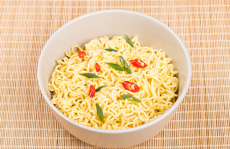 吃方便面對身體有害嗎 方便面、掛面、手搟面哪個更有營養(yǎng)