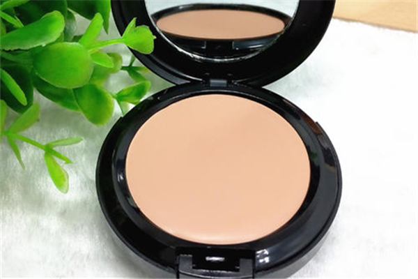 粉底使用誤區(qū) 粉底該怎么正確使用 粉底使用誤區(qū) 粉底該怎么正確使用