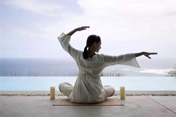 瑜伽可以豐胸嗎 瑜伽豐胸動作有哪些 瑜伽可以豐胸嗎 瑜伽豐胸動作有哪些