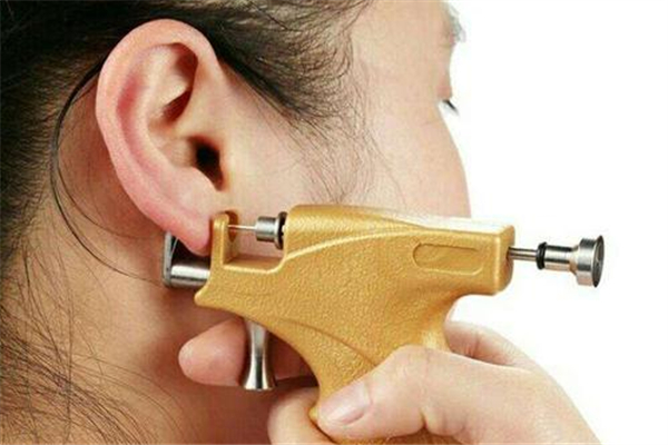 打耳洞什么季節(jié)最好 打耳洞的最佳時(shí)間 打耳洞什么季節(jié)最好 打耳洞的最佳時(shí)間