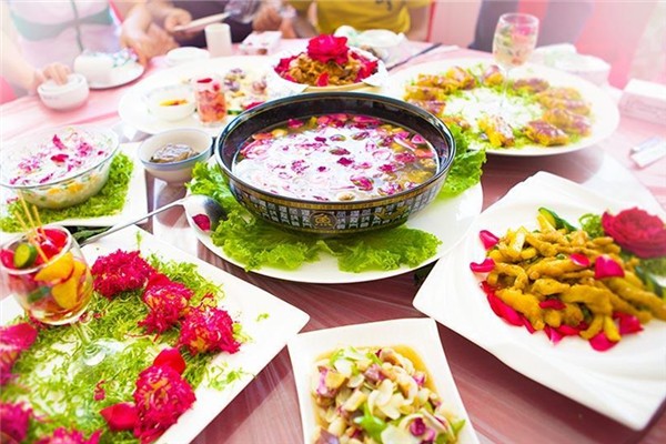 云南大學(xué)食堂推出玫瑰宴 玫瑰宴是什么 云南大學(xué)食堂推出玫瑰宴 玫瑰宴是什么