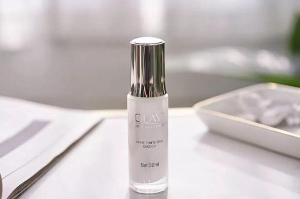 蘭蔻小黑瓶可以祛斑嗎 蘭蔻小黑瓶可以直接涂臉上嗎 蘭蔻小黑瓶可以祛斑嗎 蘭蔻小黑瓶可以直接涂臉上嗎