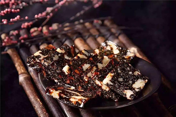 阿膠能調(diào)理月經(jīng)嗎 阿膠月經(jīng)期可以吃嗎 阿膠能調(diào)理月經(jīng)嗎 阿膠月經(jīng)期可以吃嗎