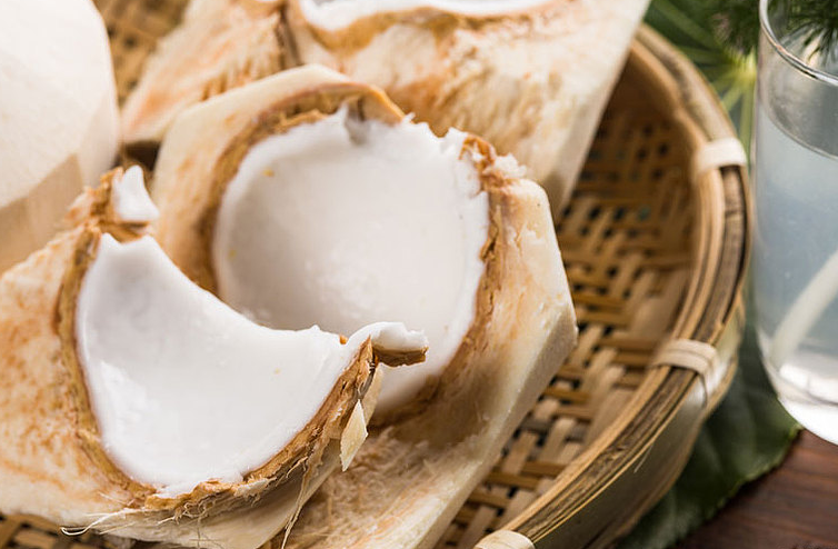 泰國(guó)奶椰的功效與作用 泰國(guó)奶椰的食用方式和注意事項(xiàng)