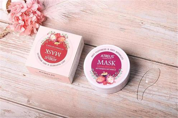 眼膜和眼霜哪個效果好 眼膜和眼霜可以一起使用嗎 眼膜和眼霜哪個效果好 眼膜和眼霜可以一起使用嗎