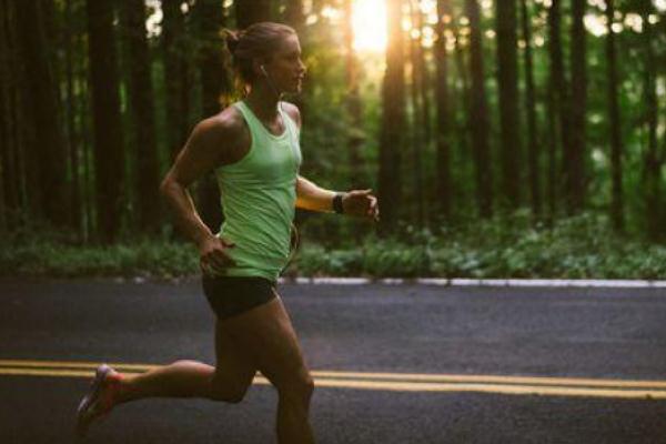 跑步多久能看到明顯的效果 跑步多久才能起到燃脂 跑步多久能看到明顯的效果 跑步多久才能起到燃脂
