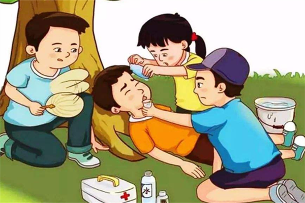 中暑會(huì)惡心嘔吐嗎 中暑分為幾種類(lèi)型 中暑會(huì)惡心嘔吐嗎 中暑分為幾種類(lèi)型