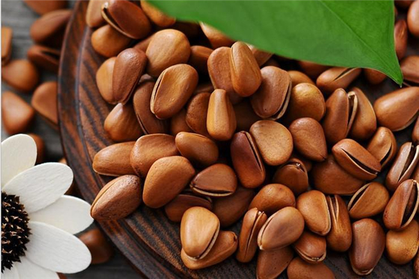 松子有點(diǎn)苦是怎么回事 松子苦了還能吃嗎