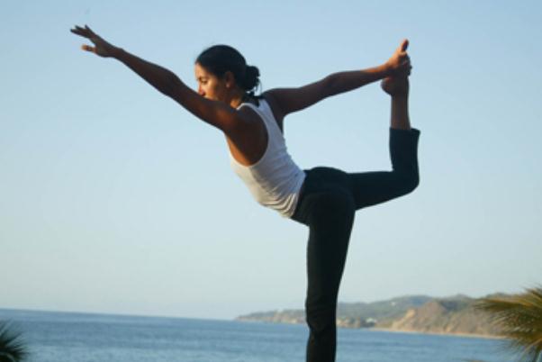 練瑜伽要穿襪子嗎 練瑜伽要空腹練嗎 練瑜伽要穿襪子嗎 練瑜伽要空腹練嗎