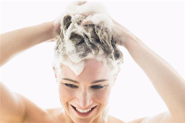 頭發(fā)怎么洗干凈 頭發(fā)多久洗一次比較好 頭發(fā)怎么洗干凈 頭發(fā)多久洗一次比較好