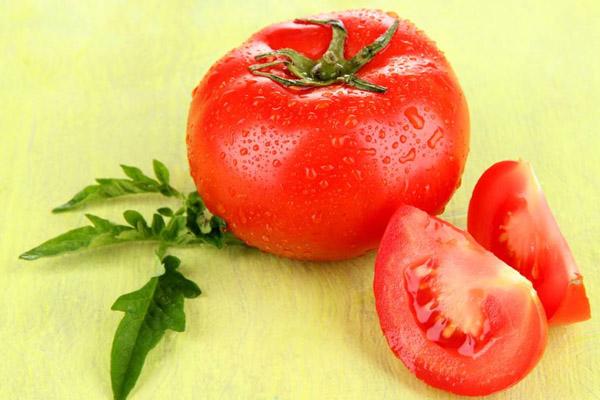 西紅柿的功效與作用 吃西紅柿的好處 西紅柿的功效與作用 吃西紅柿的好處