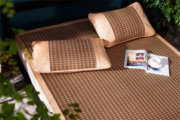 涼席有毛刺怎么護(hù)理 涼席有毛刺睡一段時間能好嗎 涼席有毛刺怎么護(hù)理 涼席有毛刺睡一段時間能好嗎