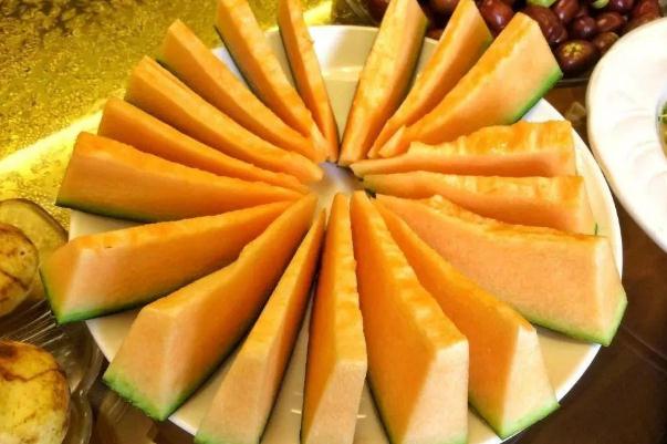 吃哈密瓜有什么好處 吃哈密瓜會上火嗎 吃哈密瓜有什么好處 吃哈密瓜會上火嗎