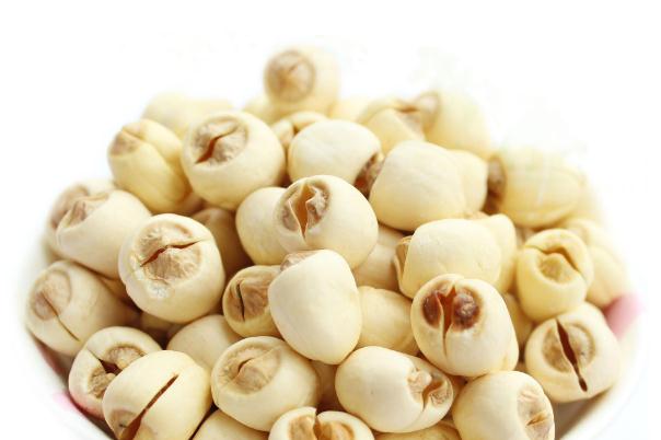 蓮子的功效與作用 蓮子是涼性還是熱性 蓮子的功效與作用 蓮子是涼性還是熱性