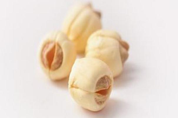 蓮子泡水喝的功效 蓮子的食用禁忌 蓮子泡水喝的功效 蓮子的食用禁忌