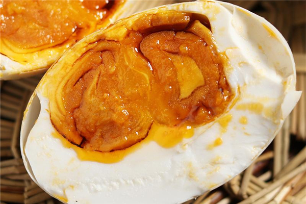 咸鴨蛋可以天天吃嗎 咸鴨蛋吃多了有什么壞處 咸鴨蛋可以天天吃嗎 咸鴨蛋吃多了有什么壞處