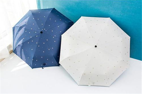 防曬傘可以用來遮雨嗎 防曬傘和雨晴傘的區(qū)別 防曬傘可以用來遮雨嗎 防曬傘和雨晴傘的區(qū)別