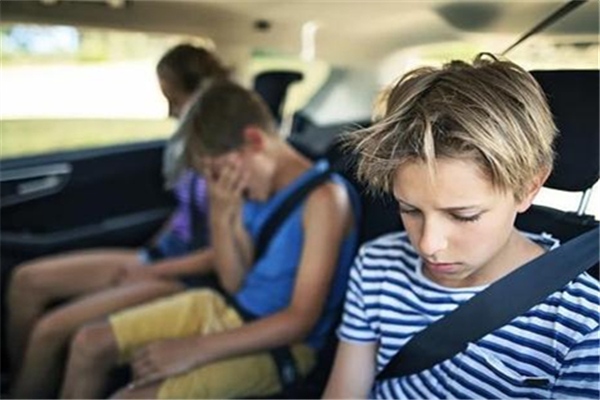 暈車會導(dǎo)致肚子疼嗎 暈車會引發(fā)哪些疾病 暈車會導(dǎo)致肚子疼嗎 暈車會引發(fā)哪些疾病