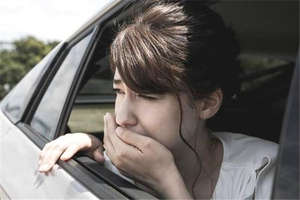 暈車想吐吐不出來怎么辦 暈車為什么會(huì)胃不舒服