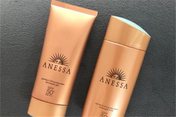 安耐曬防曬霜的使用方法 安耐曬使用前為什么要搖一搖 安耐曬防曬霜的使用方法 安耐曬使用前為什么要搖一搖