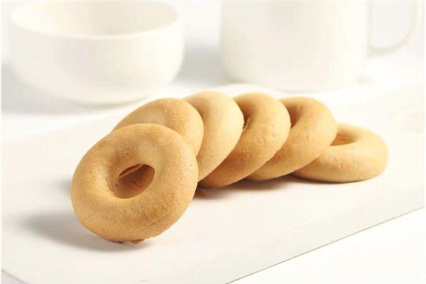 吃代餐餅干之后要喝水嗎 吃代餐餅干為什么要多喝水 吃代餐餅干之后要喝水嗎 吃代餐餅干為什么要多喝水