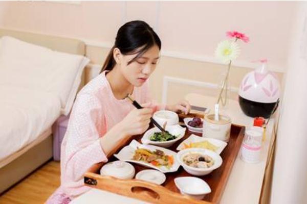 坐月子坐多少天 坐月子30天可以出門(mén)嗎 坐月子坐多少天 坐月子30天可以出門(mén)嗎