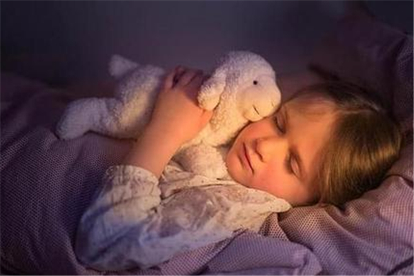 睡覺一天睡幾個小時正常 睡覺睡不醒是什么原因 睡覺一天睡幾個小時正常 睡覺睡不醒是什么原因